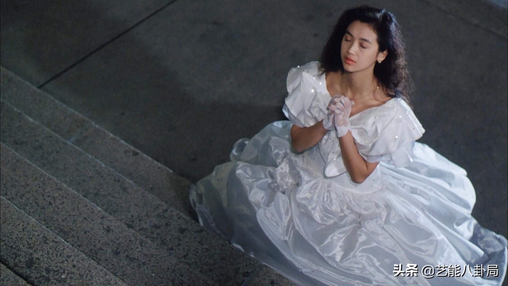 紧身衣、高筒袜，女星舞台造型杀疯了！穿高定唱跳，撩得人心痒痒