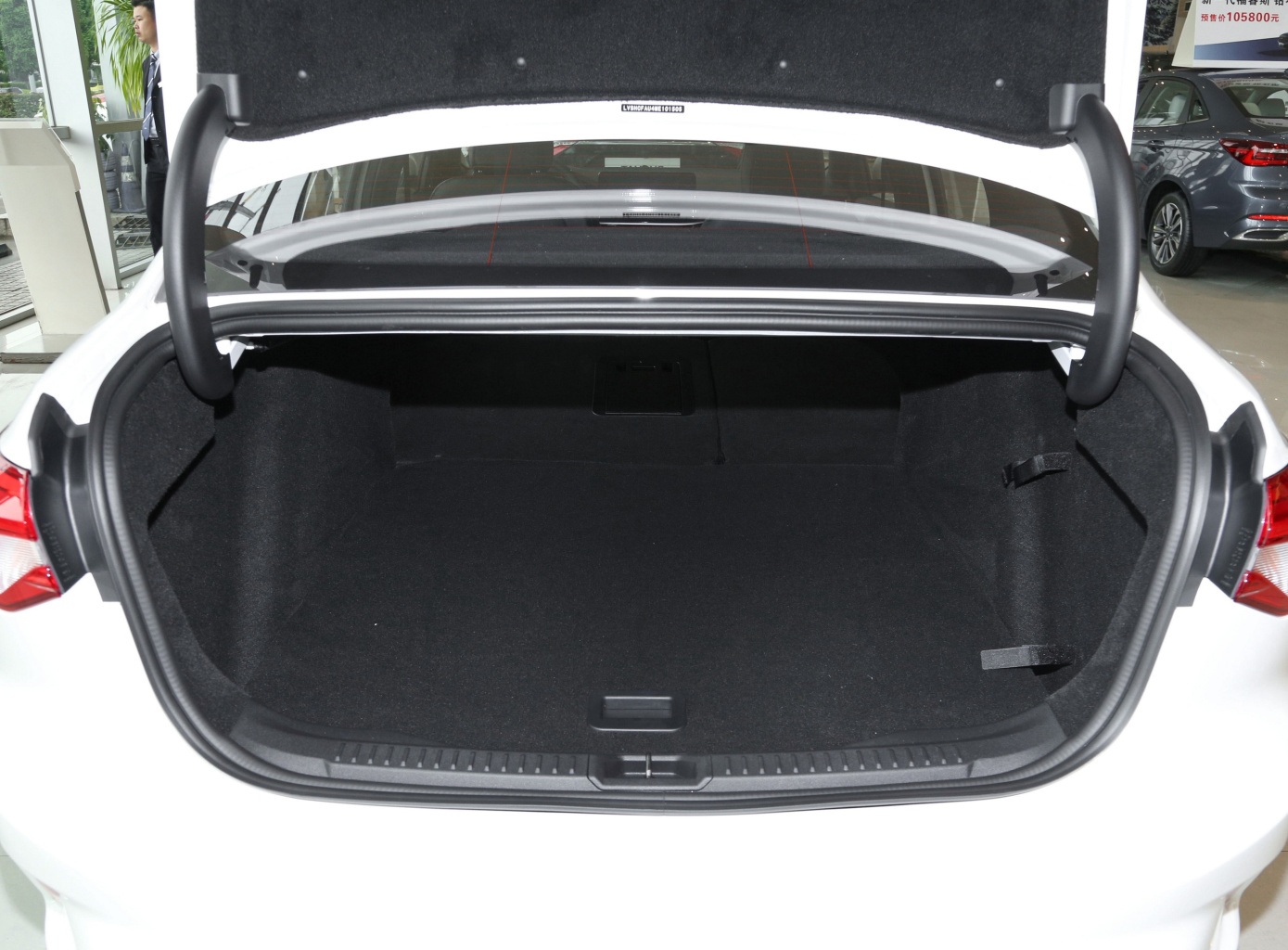 12年福特福克斯三厢1.6自动顶配,福克斯三厢顶配多少钱