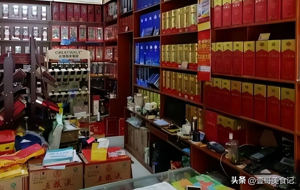 街边烟酒店没顾客为何越开越多,大街上的烟酒店生意是靠什么来