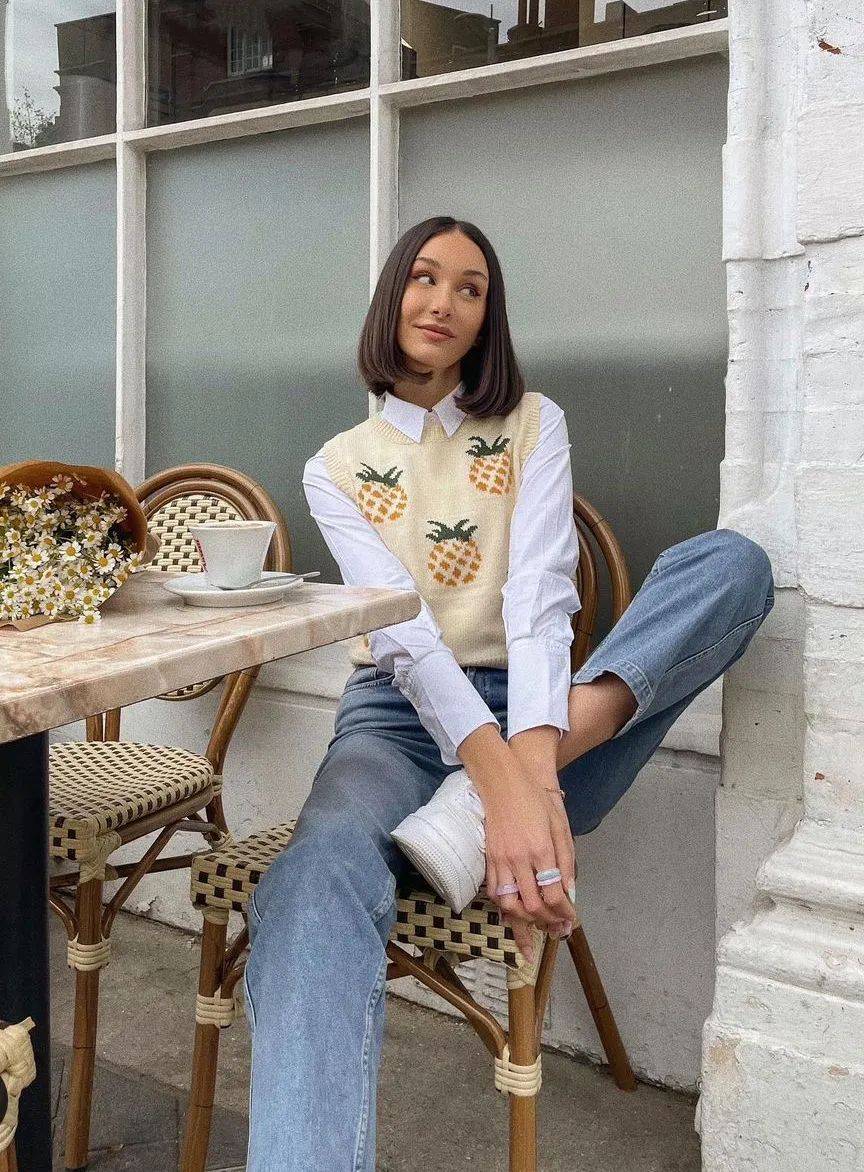 秋日马甲穿搭的n种,春天咖色格子针织马甲怎么搭配