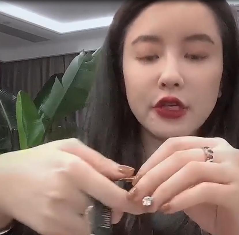 张大奕：“毁掉”马云接班人，遭电商总裁夫人怒斥，她究竟啥来头