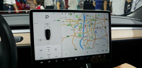 为什么特斯拉导航是实景地图,为什么特斯拉的车机导航落后