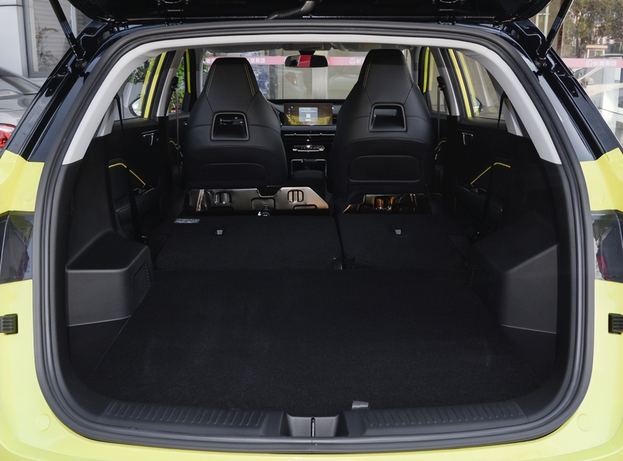 五菱星驰在小型suv销售排名,五菱星驰最新款值得买吗