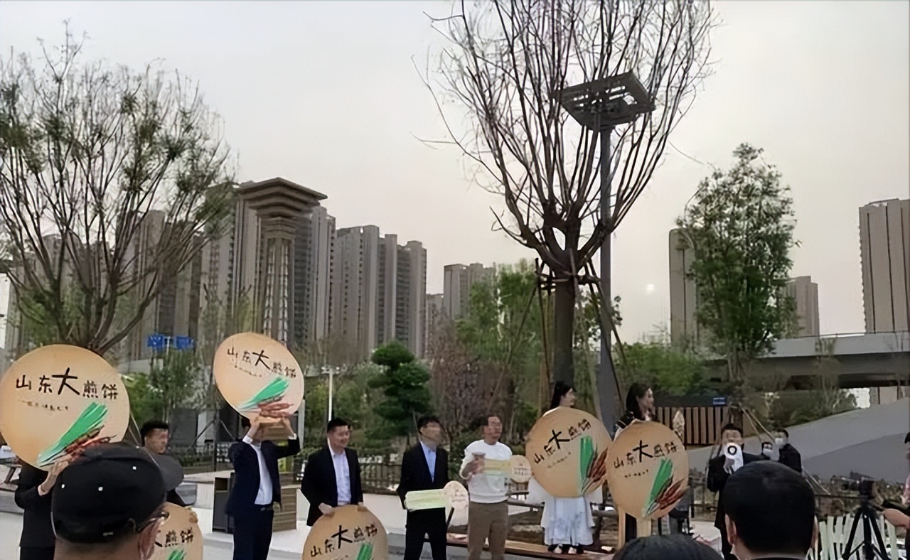 淄博“杀”疯了，挣到口袋里的钱，竟然主动“吐”了出来