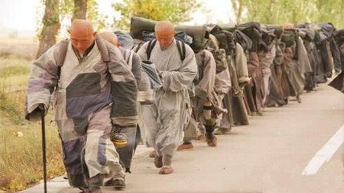 当代有哪些苦行僧人,僧人出家之前经历的磨难坎坷