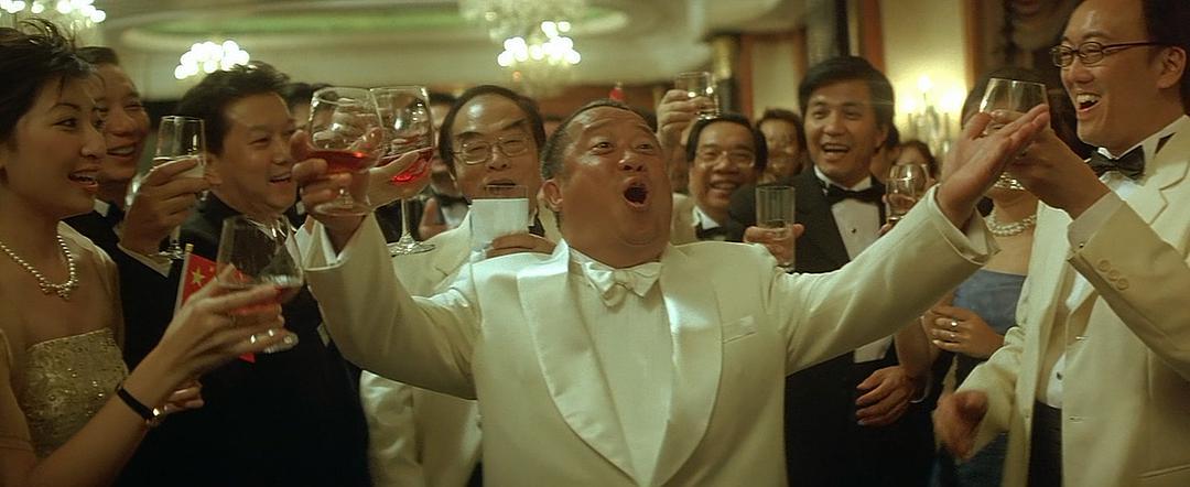 摘皇家*徽警**，无误差手表，放5次烟花，8部细节拉满的回归题材电影