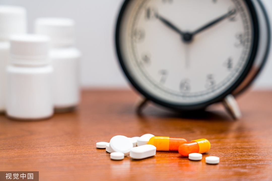 *底卧**“约死群”