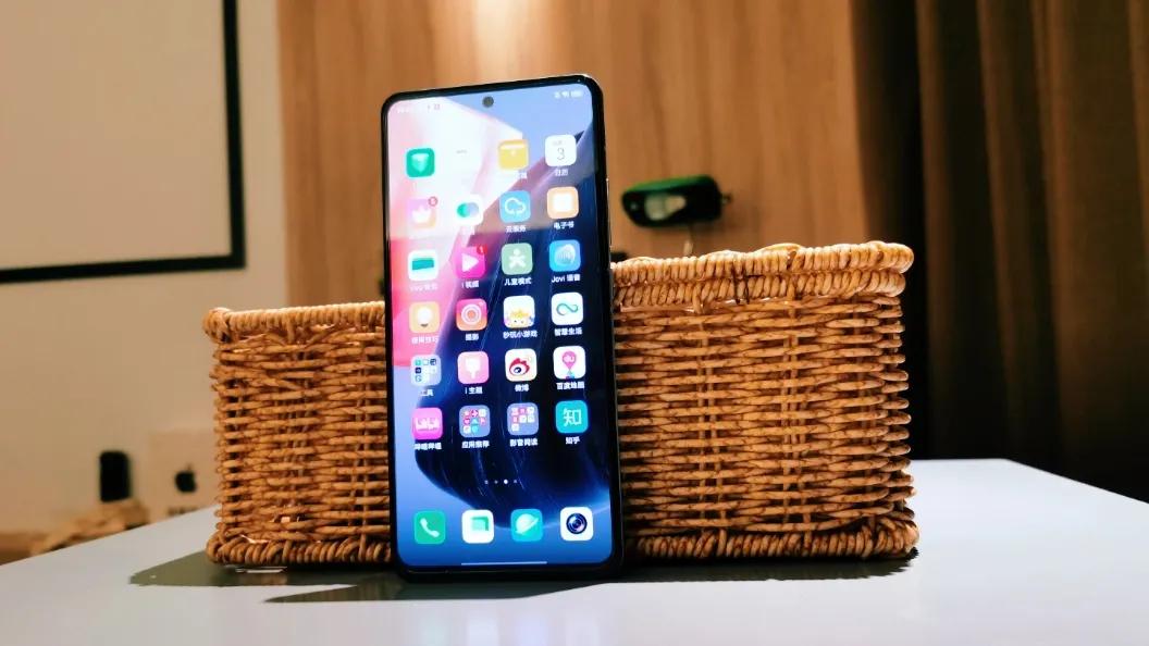 小米和ov手机哪个好,ov和小米哪个值得入手