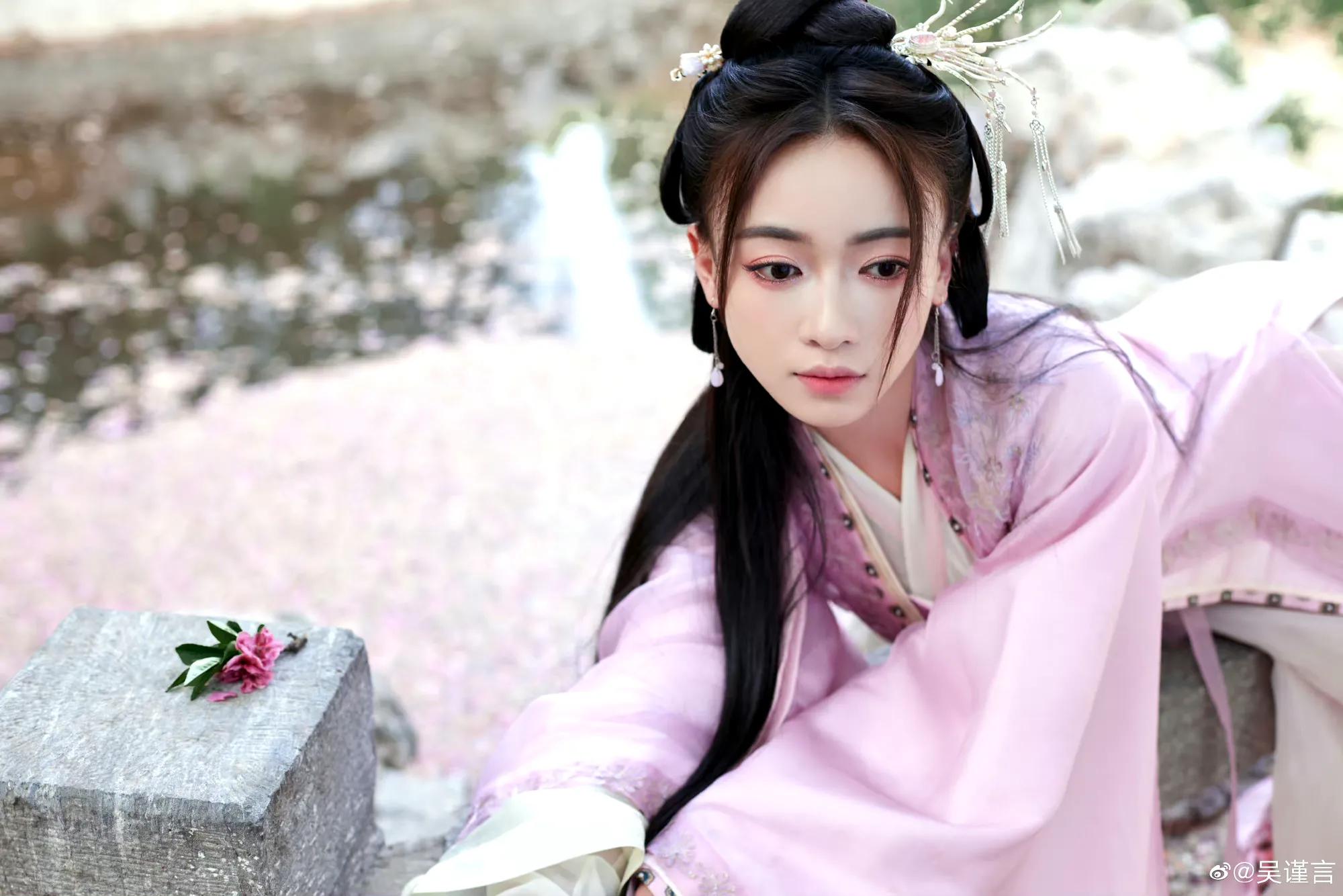 吴谨言汉服开封,吴谨言古装图推荐