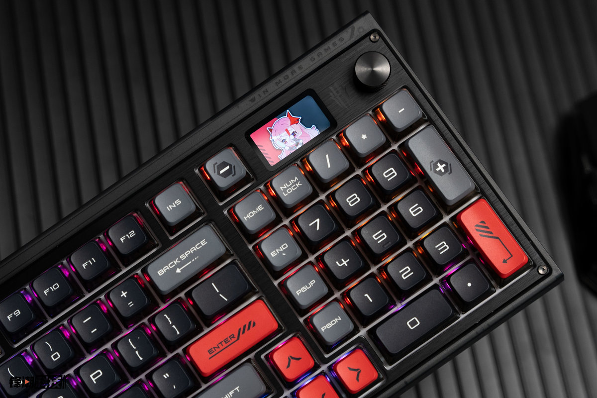 红魔电竞平板游戏体验,红魔电竞机械键盘