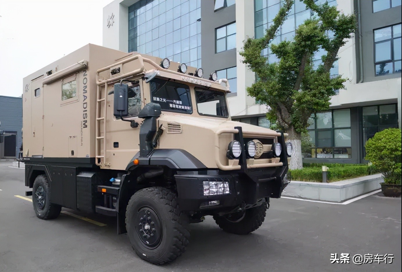 解放4x4四驱越野房车,新款解放四驱房车底盘