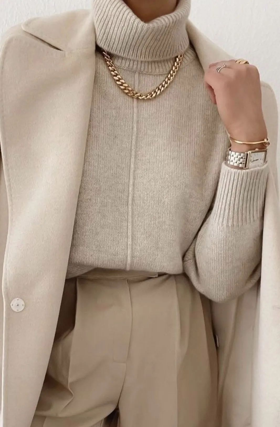 燕麦色搭配什么颜色好看,今年冬天流行燕麦色耐看又高级