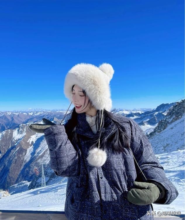 显脸小的帽子戴法,为什么有人戴帽子显脸大