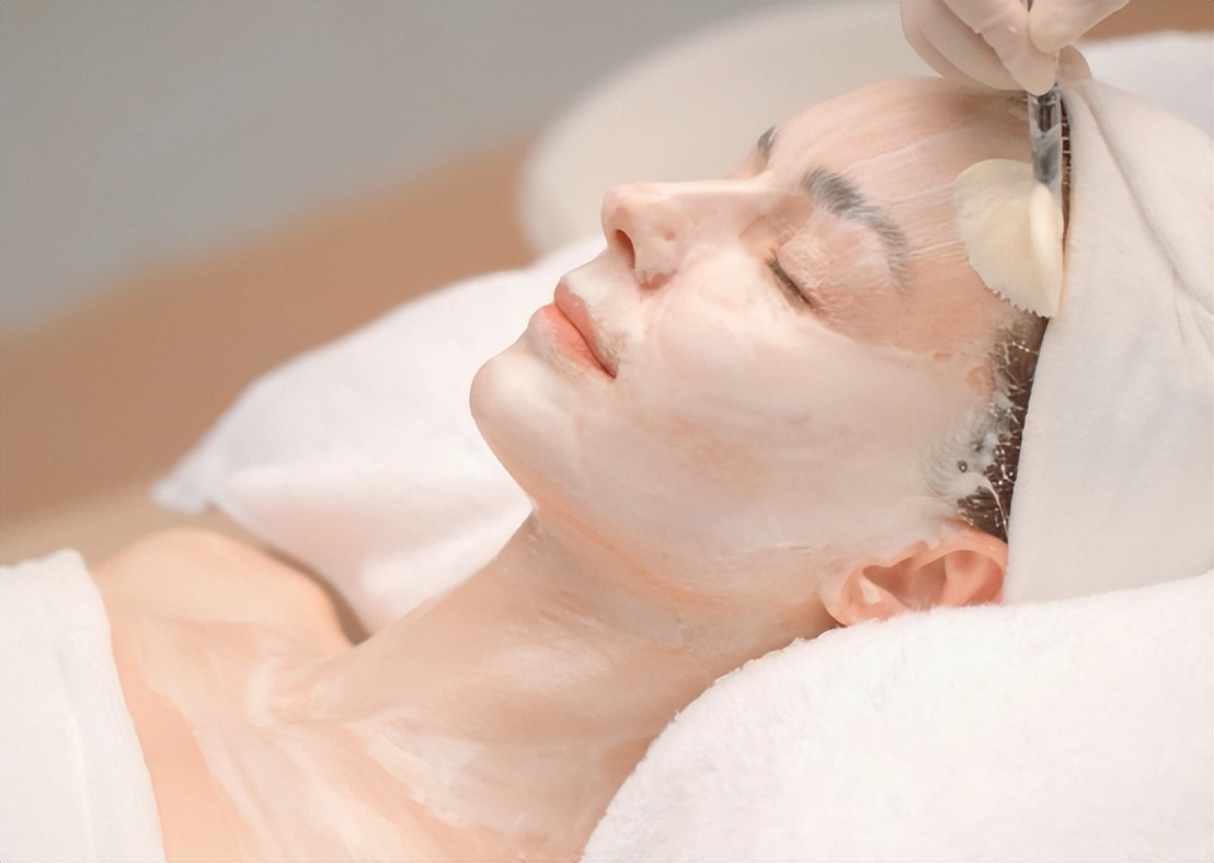 脸部皮肤破了可以刷酸吗,面部刷酸灼伤皮肤怎么恢复