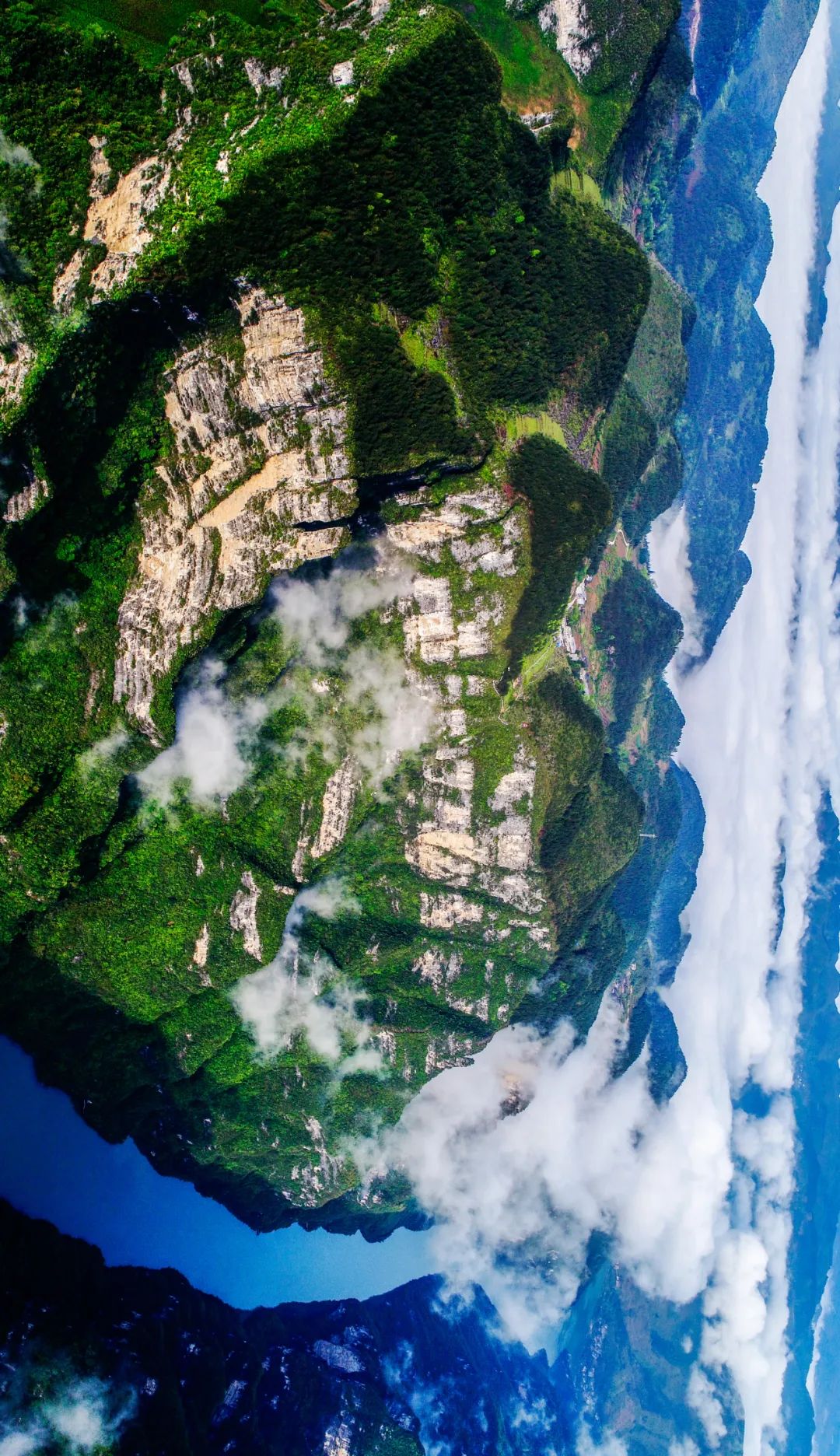 如何看懂中国第一山地省的多彩文化史诗?