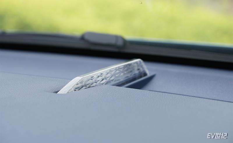 品牌销量持续向上突破关键产品静态体验几何E