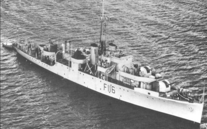 1949年，英舰闯入战区，毛*东泽**回复4*级A**急令：妨碍渡江，均可轰击