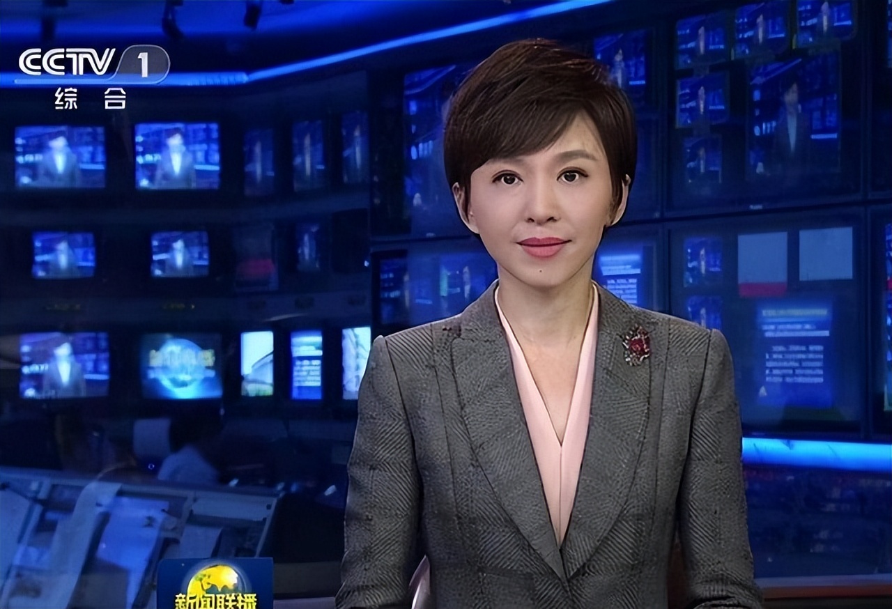 欧阳夏丹主持新闻联播康辉,陪伴欧阳夏丹