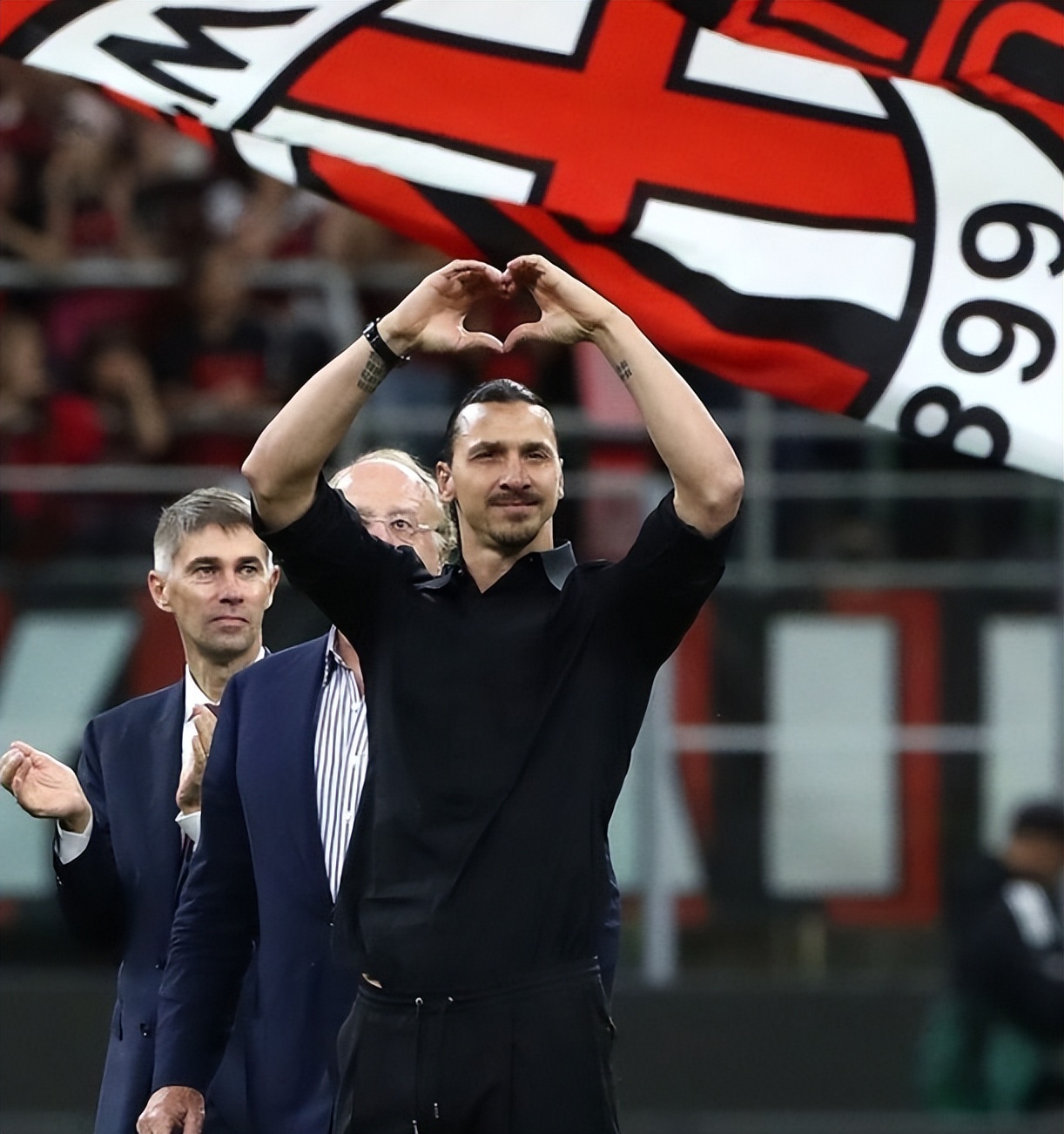 欧洲足球赛事延期多久,欧洲足球比赛终止