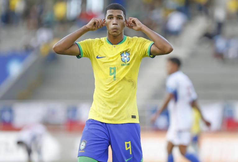 巴萨16岁天才首发登场再创纪录,巴萨4000万引进巴西前锋罗克