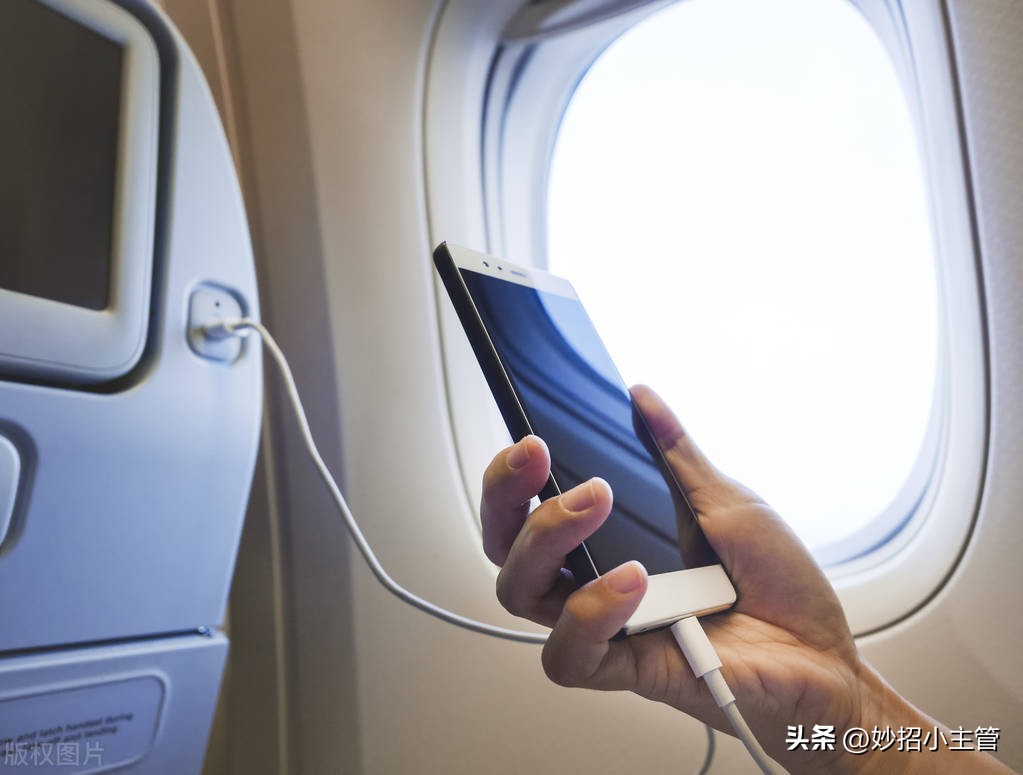 正确给手机充电延长电池使用寿命,充电拔来拔去是否影响电池寿命