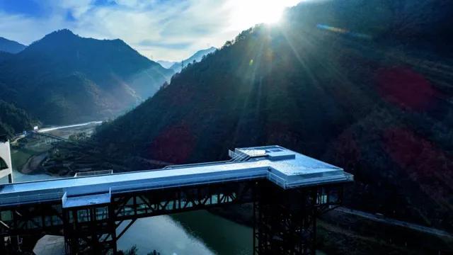 真实的希腊圣托里尼岛,圣托里尼天空之城