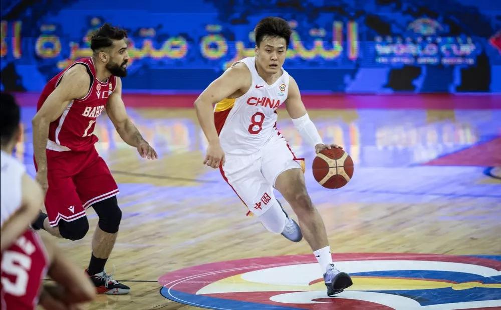 中国男篮赵睿多高,赵睿和郭艾伦基本功对比