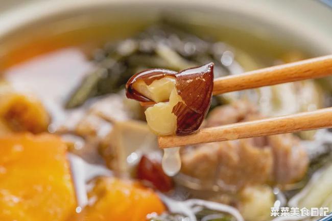 喉咙干到发哑,润嗓子润肺喝什么