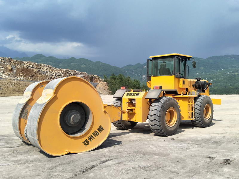 厦门出租冲击压路机,冲击式压路机租赁哪家好