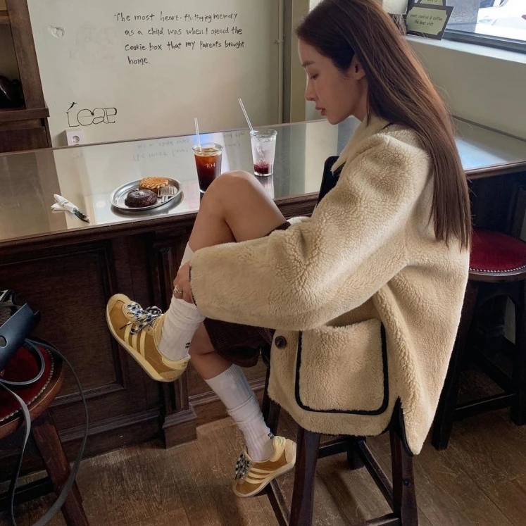 时尚女士不臃肿羽绒服,冬季女生羽绒大衣长款穿搭