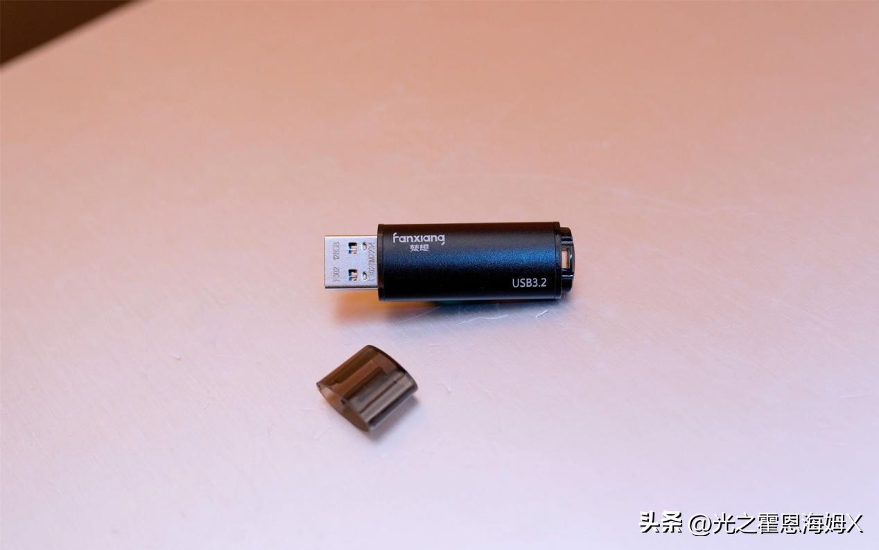 u盘实体店买还是在网上买便宜,便宜u盘和贵的有什么区别