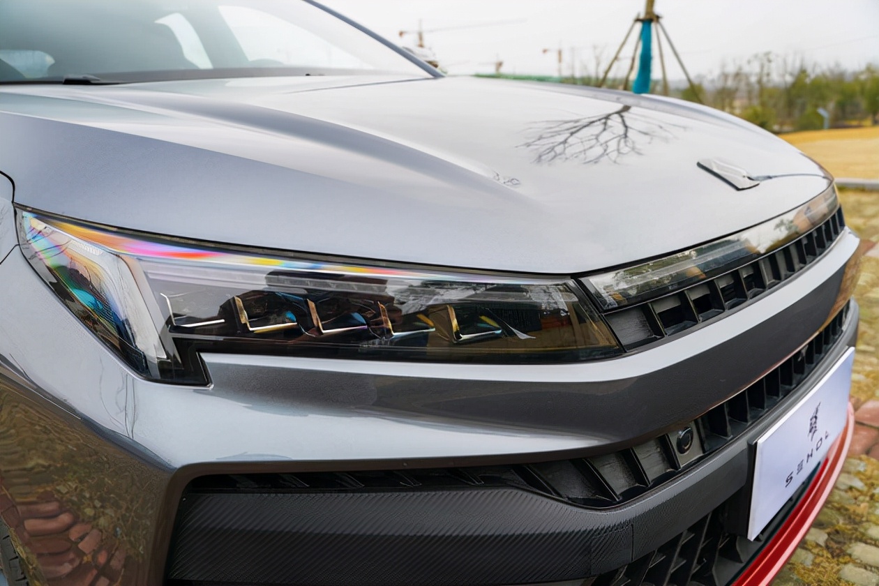 大众思皓曜2021款6座中配落地价,思皓曜和奕炫max暗夜破晓版哪个好