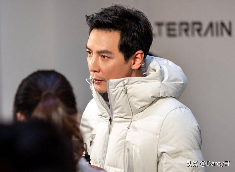 加拿大鹅事件背后的傲慢与偏见,加拿大鹅和北面哪个更烂大街