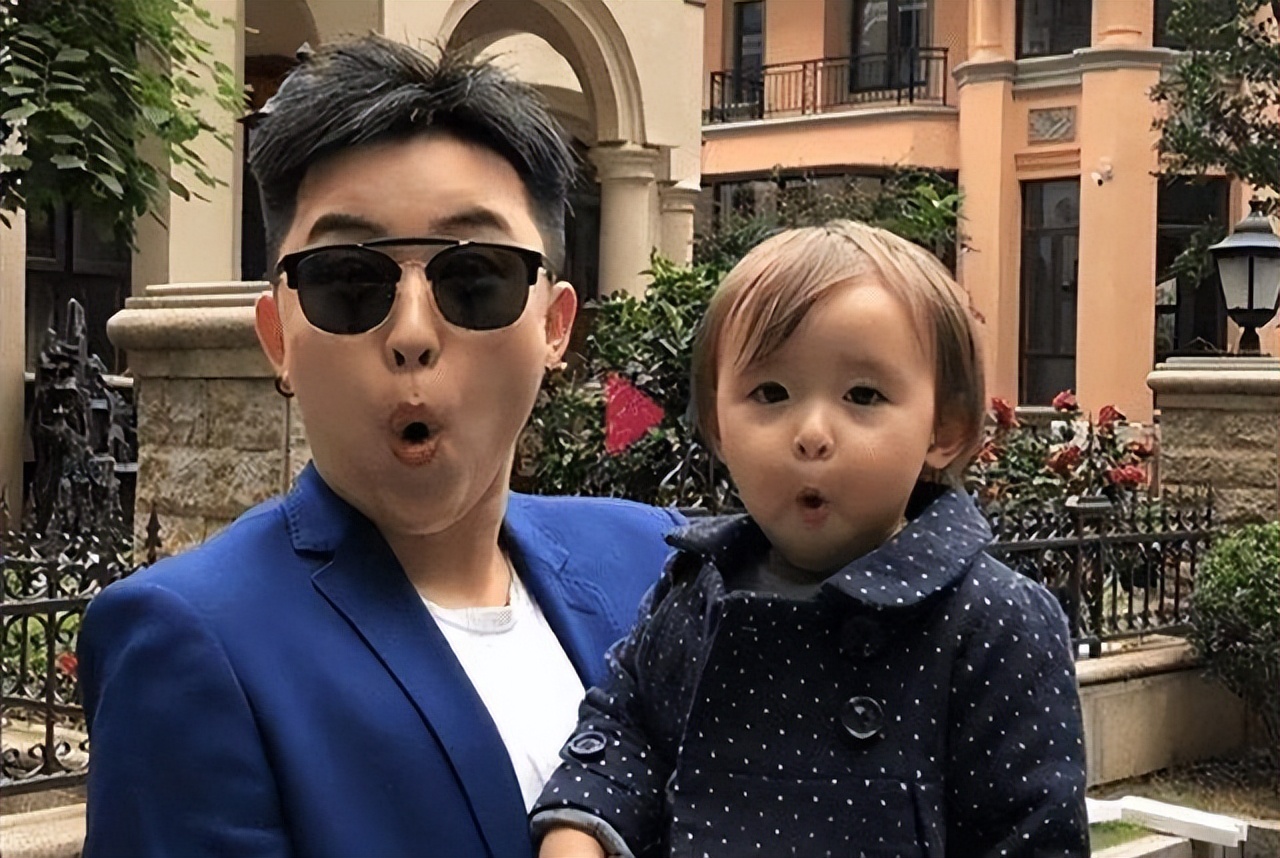 女总裁花50万生下孩子,26岁女总裁生了五国混血