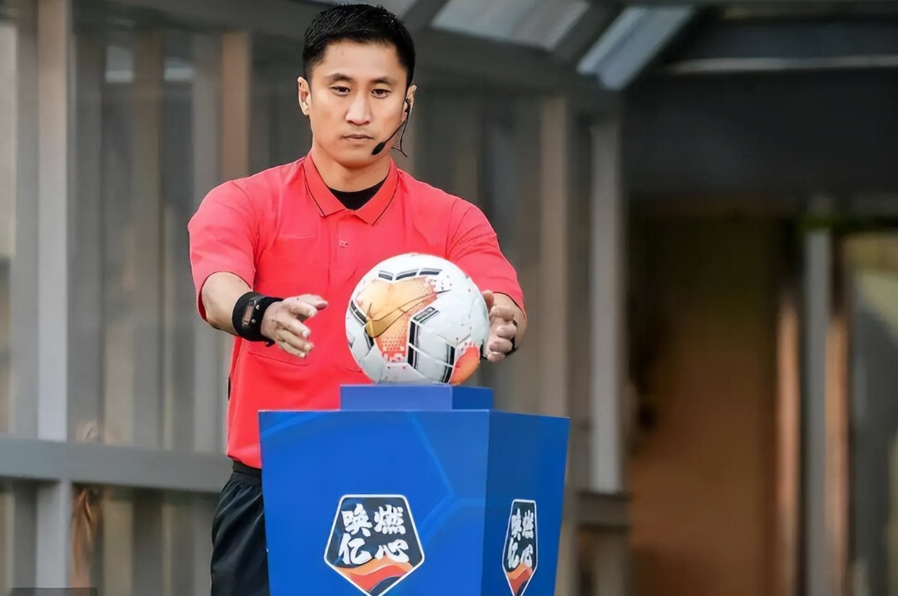 好诡异！足坛阴暗执法总是针对几支球队？黄健翔提出裁判阳光法案