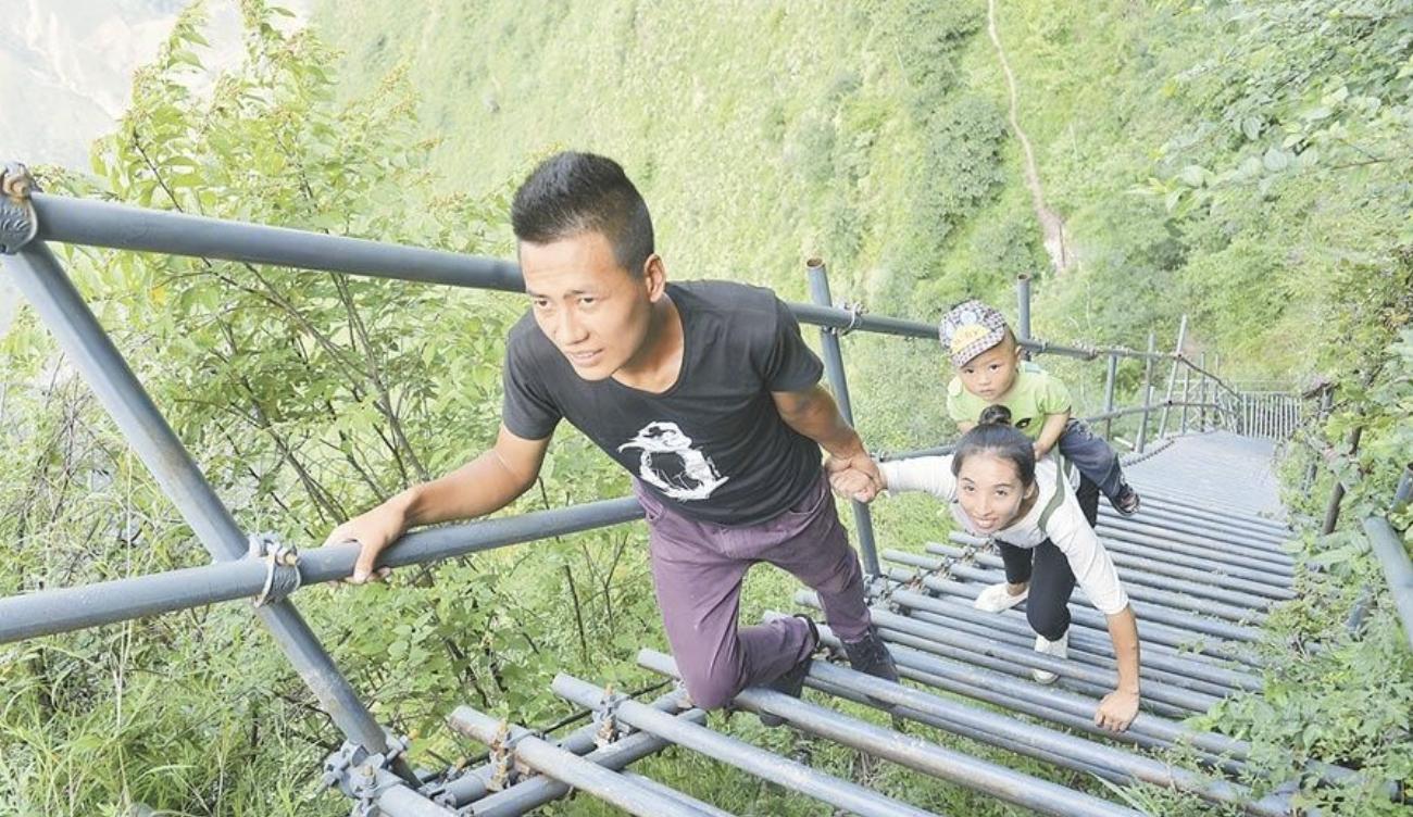 悬崖村古老木梯,悬崖村木梯