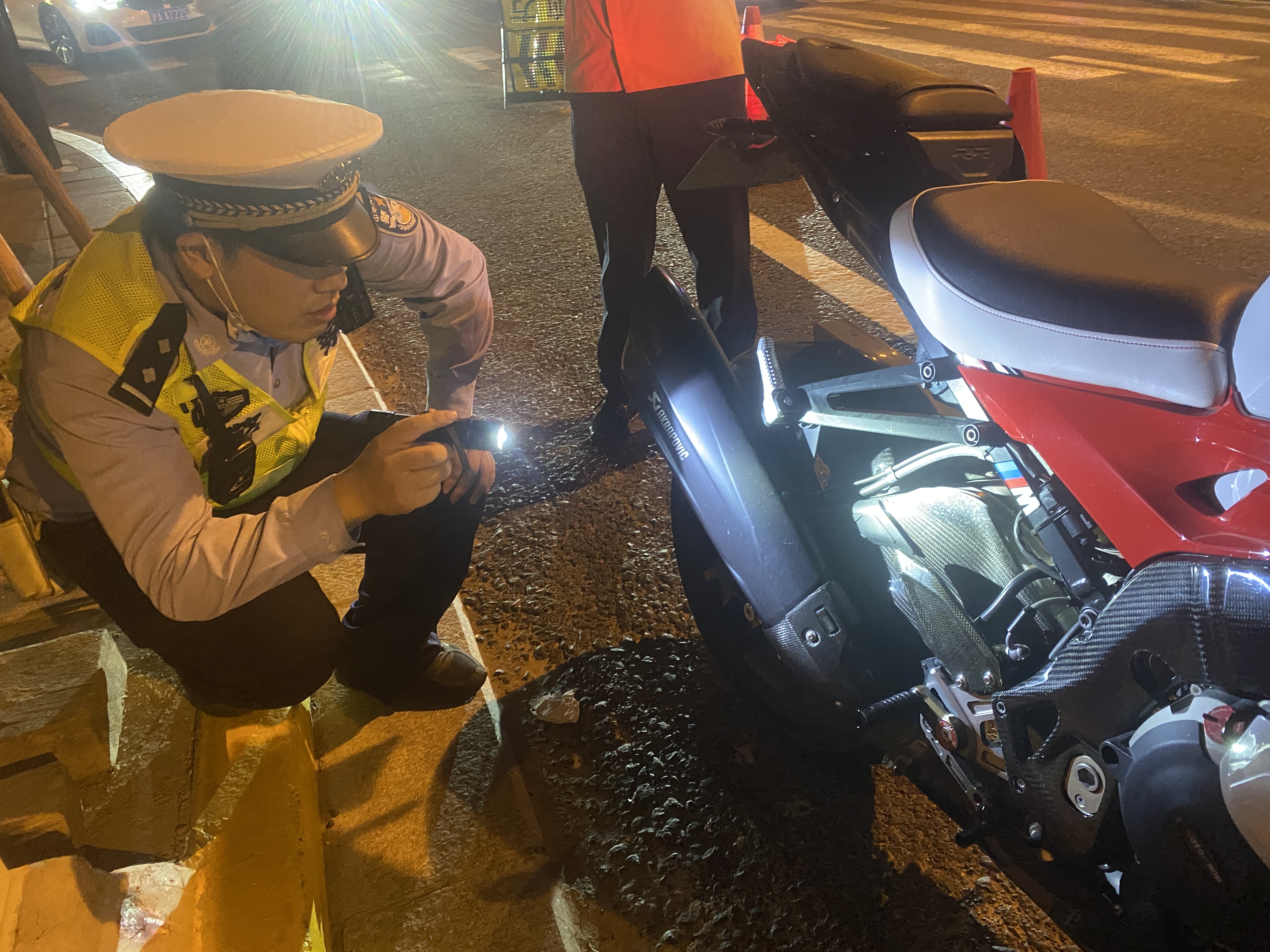 上海十大危险交通违法行为公布,上海飙车炸街整治