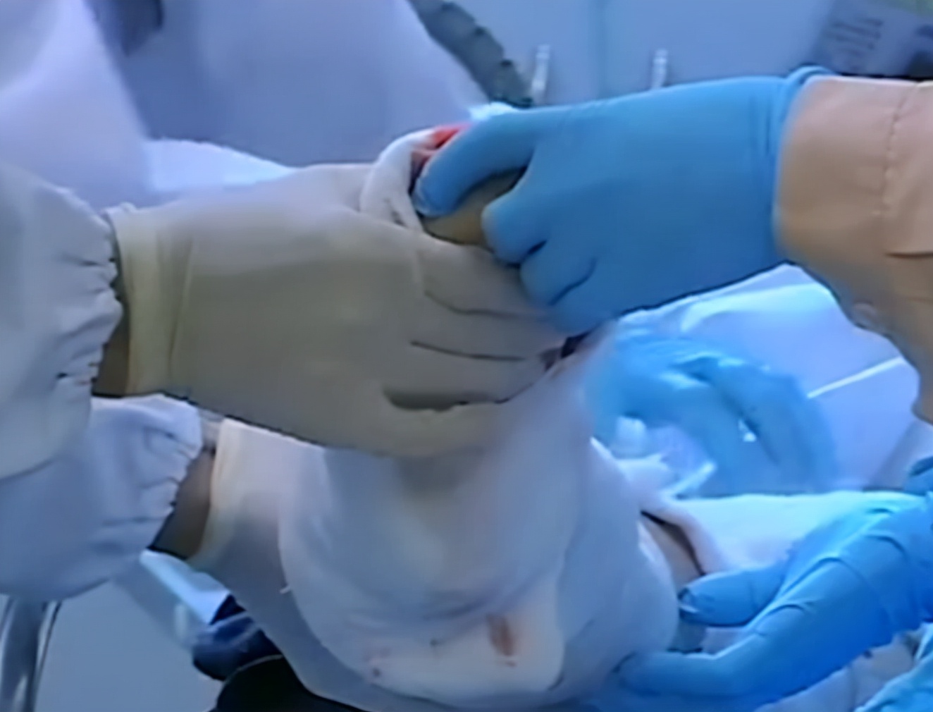 6岁女童遭货车碾压身亡事件,女童遭车辆碾压两次后续