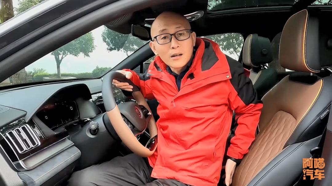 新手开车正确驾驶姿势图解,开车必备你一定要了解的驾驶技巧