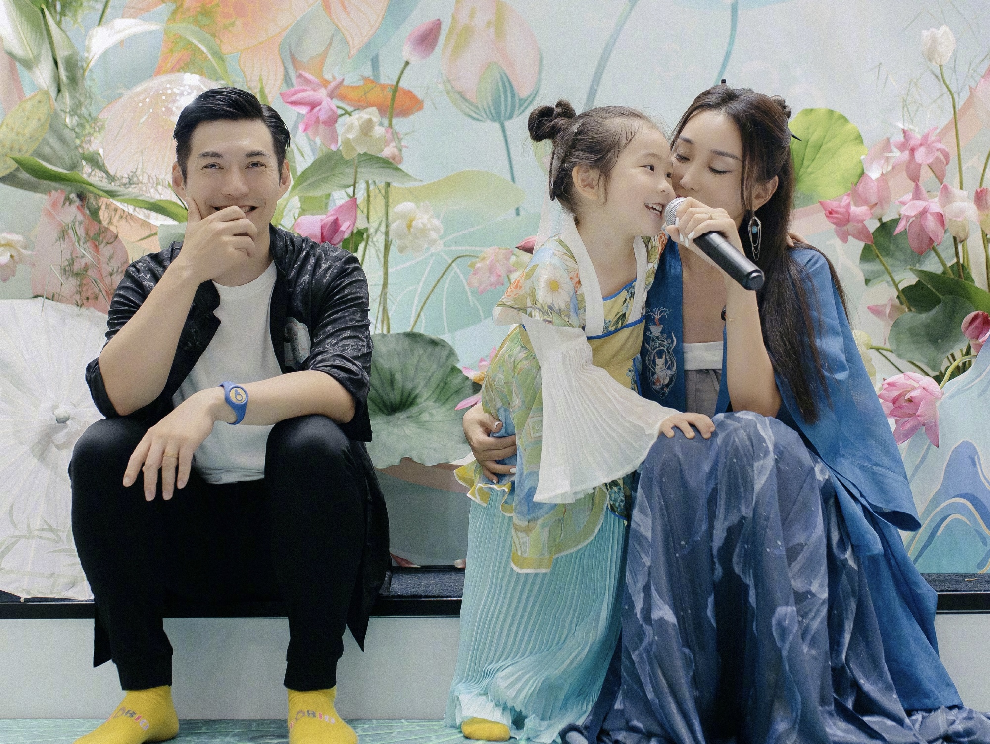 严屹宽女儿平安夜,严屹宽给女儿过生日