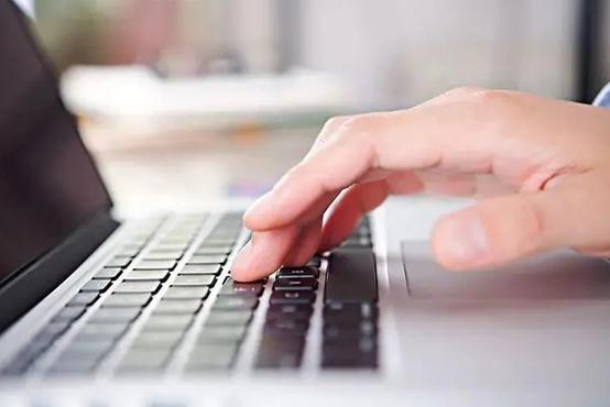 电脑开机显示英文是主机出问题了,电脑出现一堆英文无法开机怎么办