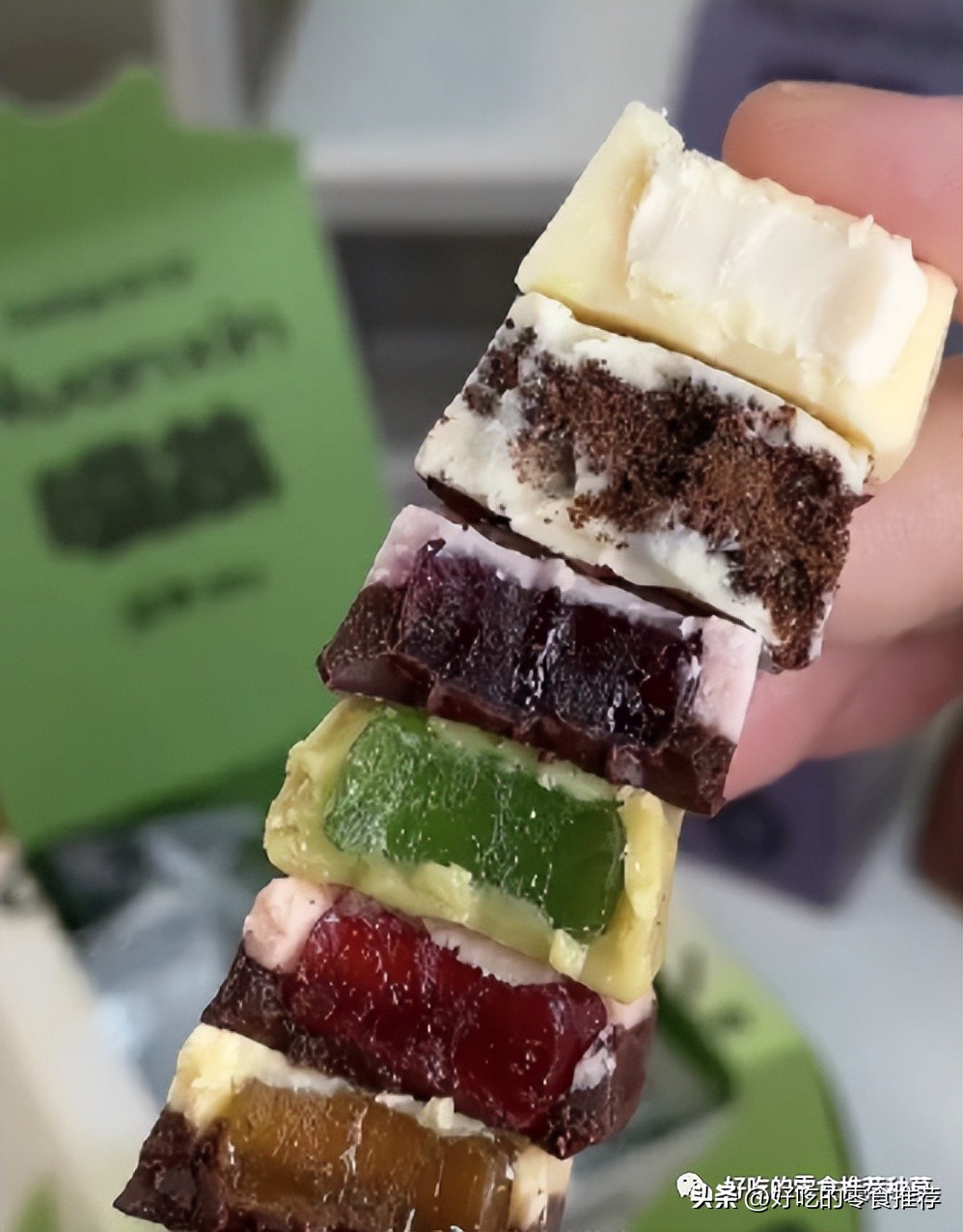 测评王小卤虎皮凤爪零食,王小卤香辣腐竹零食大测评