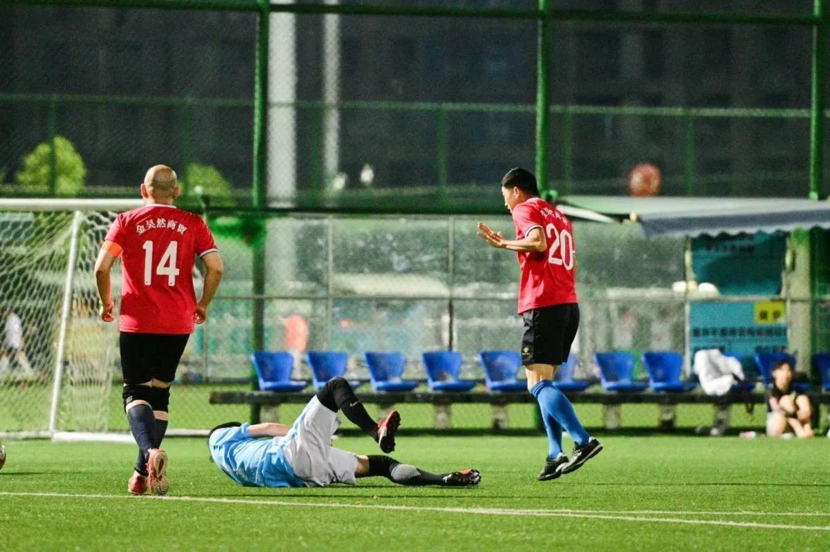 武汉塔子湖业余足球联赛前两轮之我见（一名参赛队长眼中的联赛）