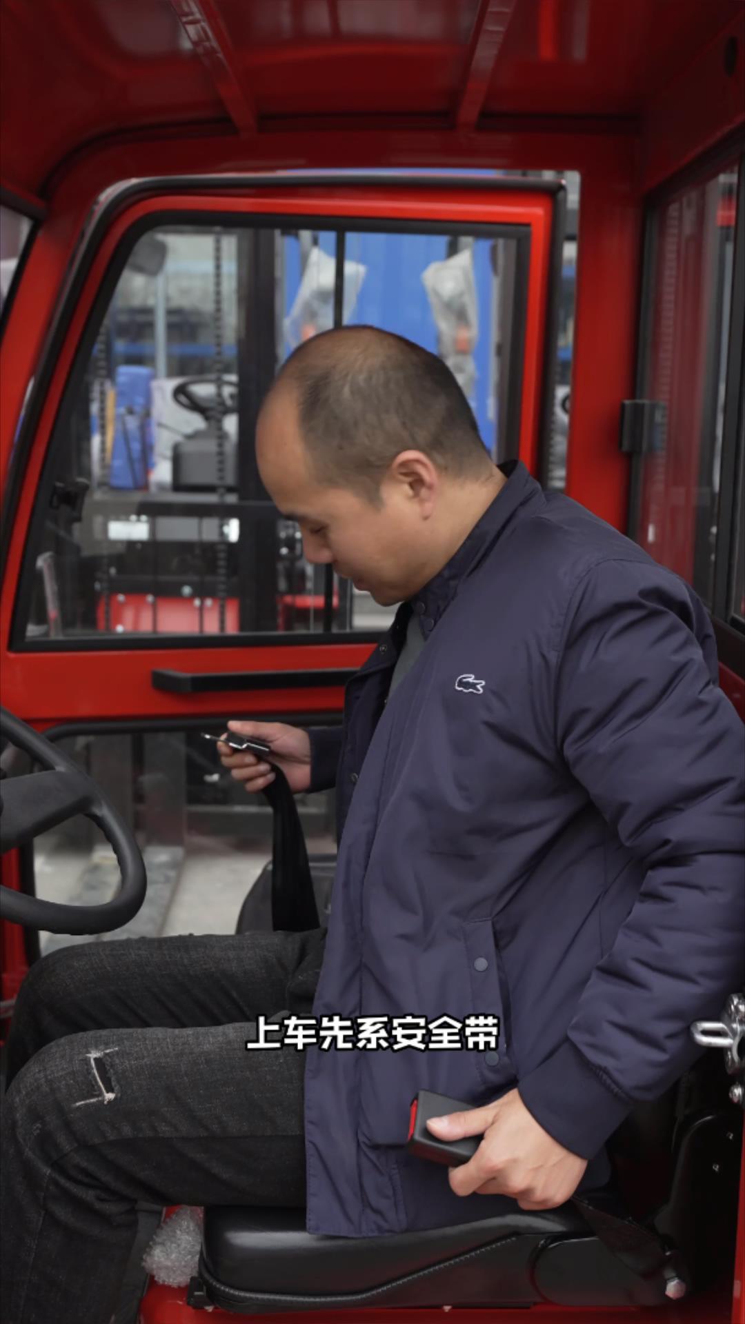 电动平板叉车怎么用,电动搬运车叉车操作