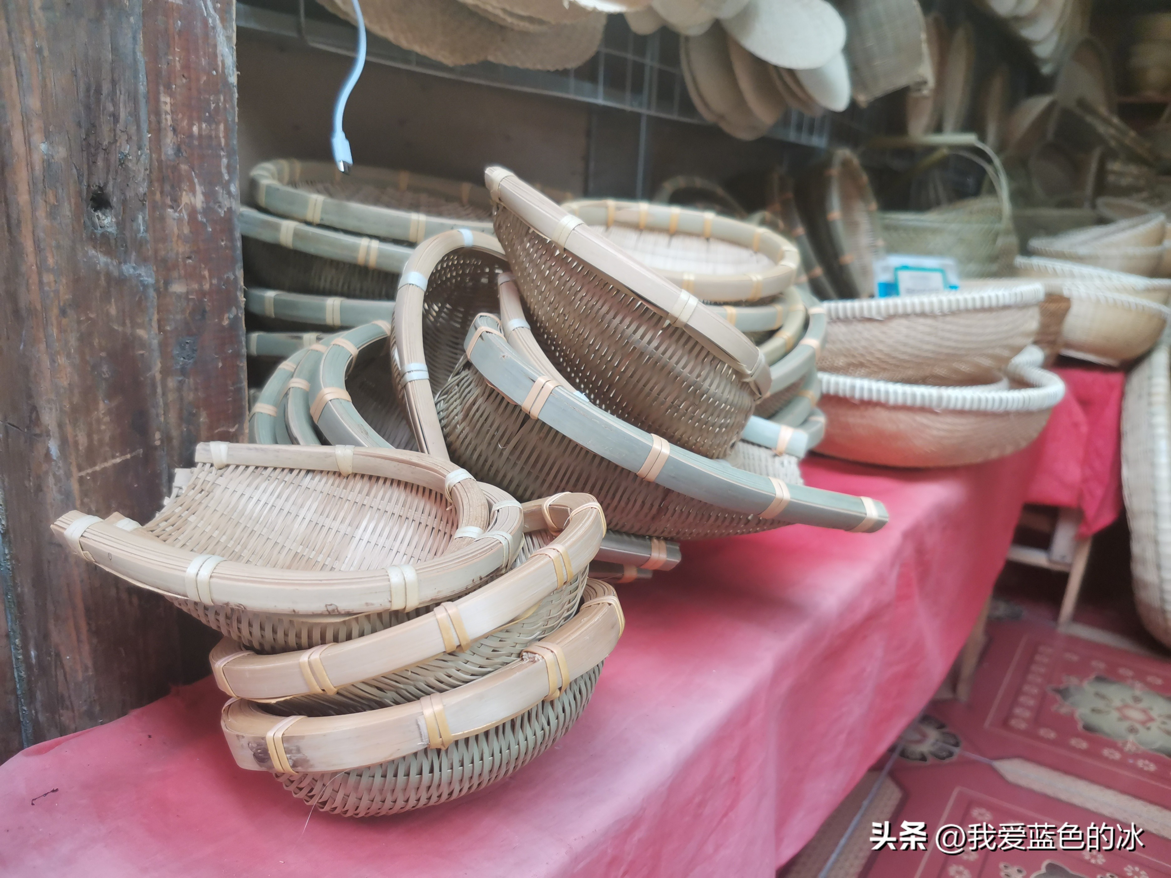 刘晓庆特色米豆腐,漫步在这个不起眼的小镇完整版