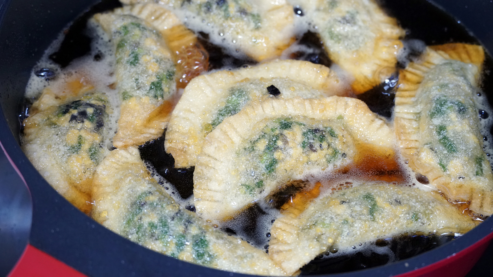 面粉这样做酸甜可口出锅瞬间抢光,面粉的独特做法每一口都酥掉渣