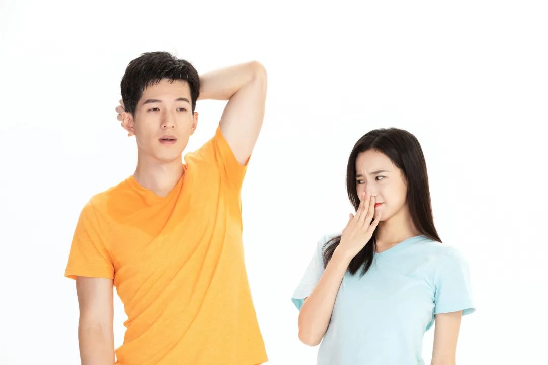 体臭口臭腋臭脚臭都有是怎么回事,解决狐臭和脚臭的秘方