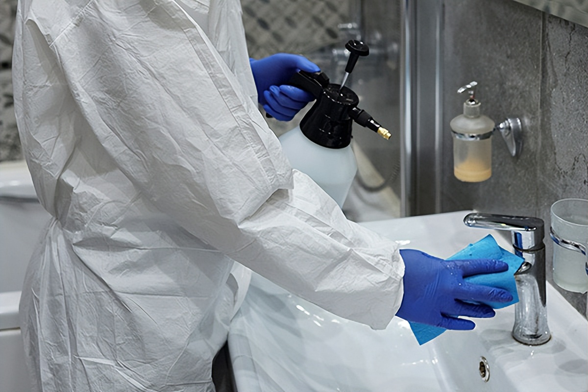 84消毒液使用和注意事项,家中拖地常使用84消毒液有啥效果