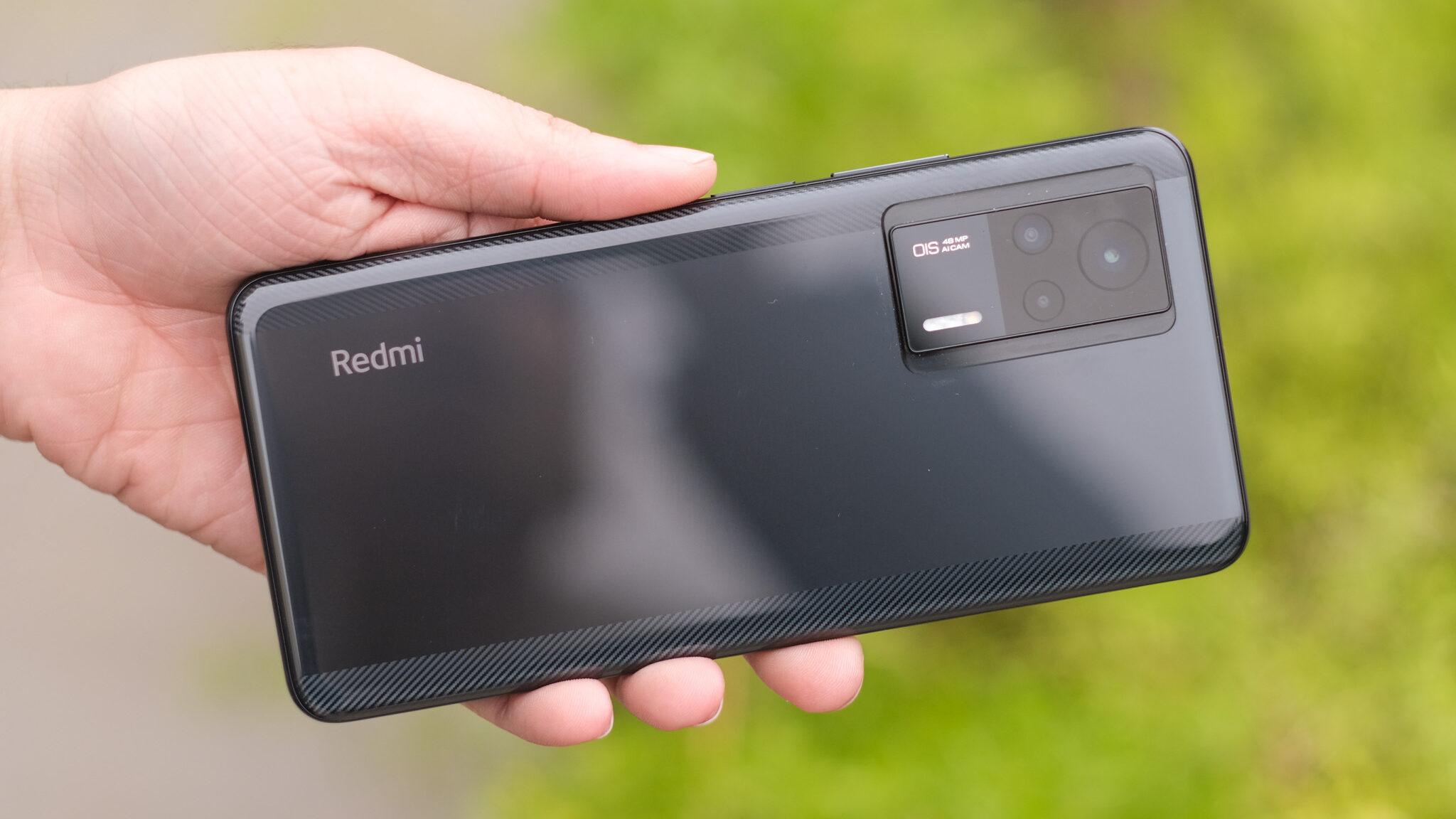 2000左右颜值高手感好的小屏手机,荣耀2000元以内颜值高的手机