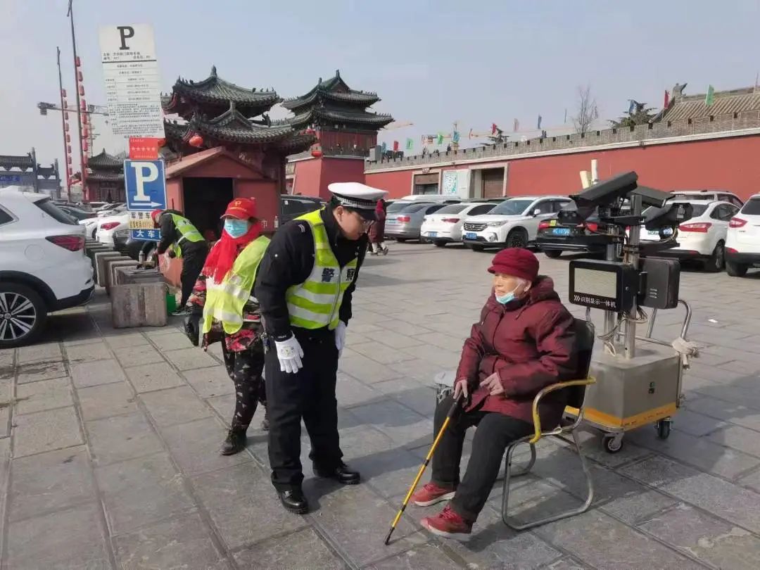 璀﹀療涓轰綘骞冲畨鍥㈠渾淇濋┚鎶よ埅,璀﹀療鍥炲鍧氬畧宀椾綅瀹堟姢涓囧鍥㈠渾